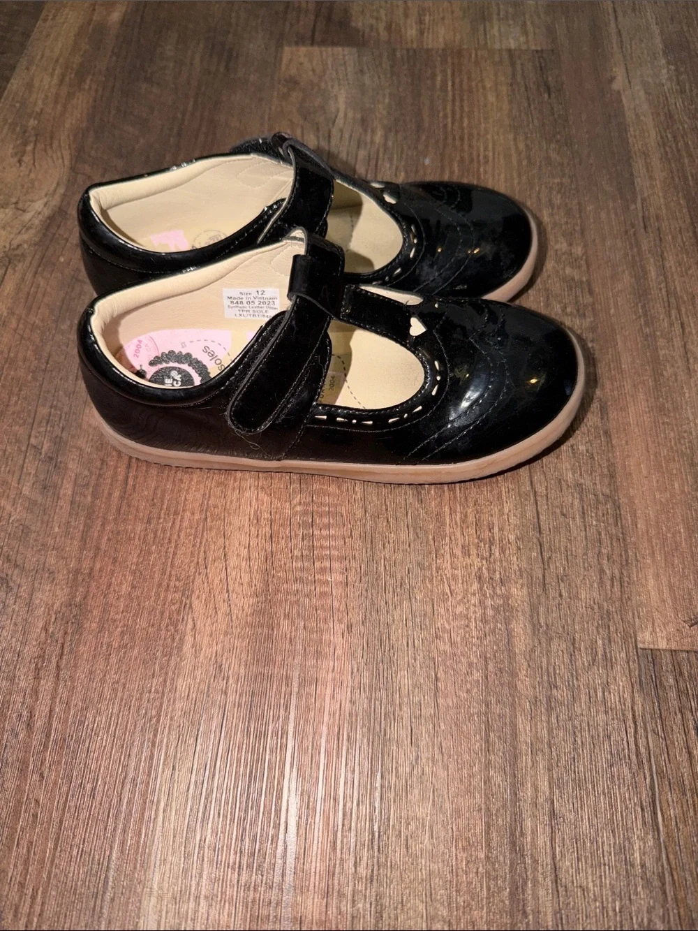 Livie & Luca Black Patent Leather Mary Jane’s Kids Shoes size 12
